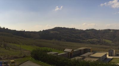 immagine della webcam nei dintorni di Corneliano d'Alba: webcam Cerretto Langhe