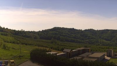 immagine della webcam nei dintorni di Magliano Alfieri: webcam Cerretto Langhe