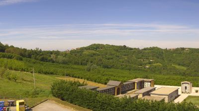 immagine della webcam nei dintorni di Salmour: webcam Cerretto Langhe