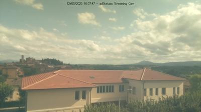 immagine della webcam nei dintorni di Castiglion Fiorentino: webcam Montepulciano Stazione