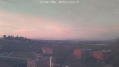 immagine della webcam nei dintorni di Cortona: webcam Montepulciano Stazione