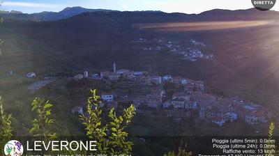 immagine della webcam nei dintorni di Castel Vittorio: webcam Borghetto d'Arroscia