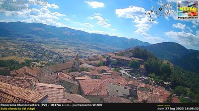 immagine della webcam nei dintorni di Castelsaraceno: webcam Marsicovetere