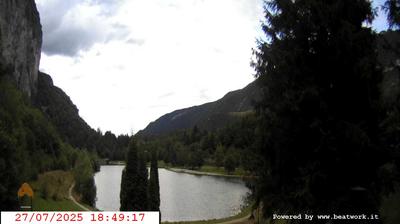immagine della webcam nei dintorni di Carisolo: webcam San Lorenzo in Banale