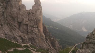 immagine della webcam nei dintorni di Monte Marenzo: webcam Piani Resinelli
