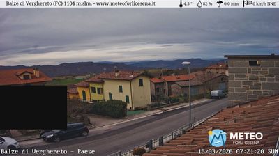 immagine della webcam nei dintorni di Monte Nerone: webcam Mercato