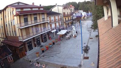 immagine della webcam nei dintorni di Spezzano della Sila: webcam Camigliatello Silano