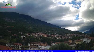 immagine della webcam nei dintorni di Ortona dei Marsi: webcam Civitella Roveto