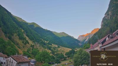immagine della webcam nei dintorni di Castelluccio Norcia: webcam Montemonaco