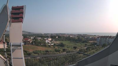 immagine della webcam nei dintorni di Morro d'Oro: webcam Scerne