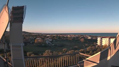 immagine della webcam nei dintorni di Alba Adriatica: webcam Scerne