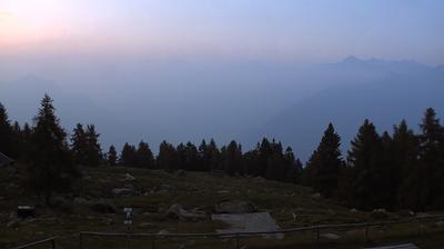 immagine della webcam nei dintorni di Perledo: webcam Monte Legnone