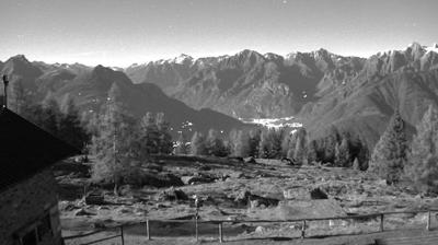 immagine della webcam nei dintorni di Piani di Bobbio: webcam Monte Legnone