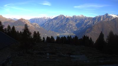 immagine della webcam nei dintorni di Domaso: webcam Monte Legnone