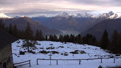 immagine della webcam nei dintorni di Varenna: webcam Monte Legnone