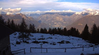 immagine della webcam nei dintorni di Sant'Abbondio: webcam Monte Legnone
