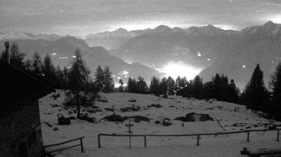 immagine della webcam nei dintorni di Montemezzo: webcam Monte Legnone