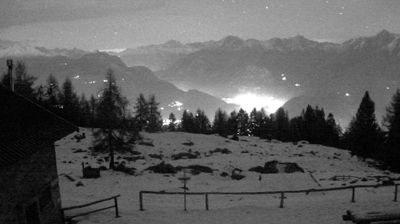 immagine della webcam nei dintorni di Rasura: webcam Monte Legnone