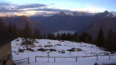 immagine della webcam nei dintorni di Pasturo: webcam Monte Legnone