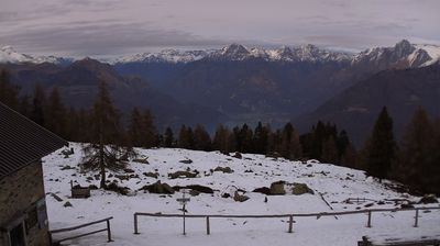 immagine della webcam nei dintorni di Menarola: webcam Monte Legnone