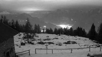 immagine della webcam nei dintorni di Menarola: webcam Monte Legnone