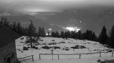 immagine della webcam nei dintorni di Pianello del Lario: webcam Monte Legnone