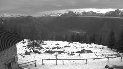 immagine della webcam nei dintorni di Consiglio di Rumo: webcam Monte Legnone