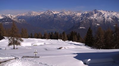 immagine della webcam nei dintorni di Sant'Abbondio: webcam Monte Legnone
