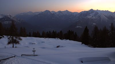 immagine della webcam nei dintorni di Sant'Abbondio: webcam Monte Legnone