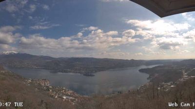 immagine della webcam nei dintorni di Mottarone: webcam Madonna del Sasso