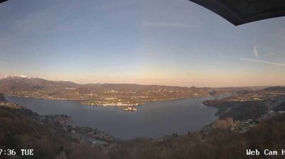 immagine della webcam nei dintorni di Casale Corte Cerro: webcam Madonna del Sasso