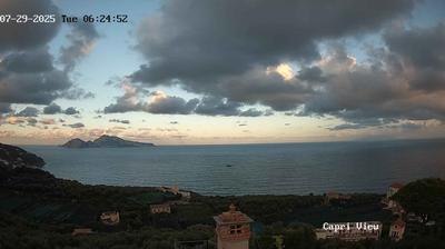 immagine della webcam nei dintorni di Praiano: webcam Sant'Agata sui Due Golfi