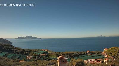 immagine della webcam nei dintorni di Praiano: webcam Sant'Agata sui Due Golfi