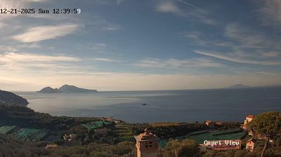 immagine della webcam nei dintorni di Capri: webcam Sant'Agata sui Due Golfi