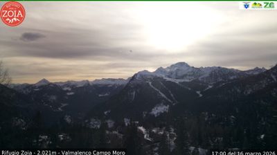 immagine della webcam nei dintorni di Carosello 3000: webcam Lanzada