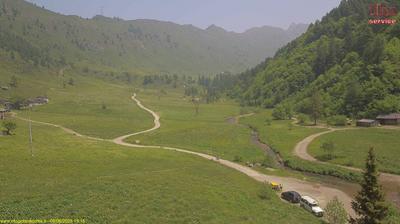 immagine della webcam nei dintorni di Mandello del Lario: webcam Introbio