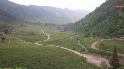 immagine della webcam nei dintorni di Averara: webcam Rifugio Falc