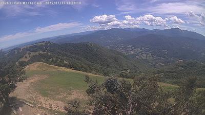 immagine della webcam nei dintorni di Terenzo: webcam Schia Monte Caio