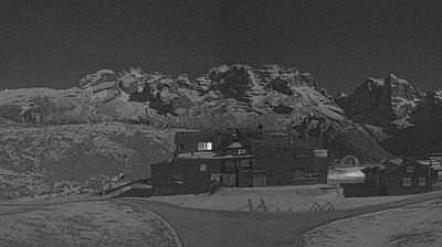 immagine della webcam nei dintorni di Carisolo: webcam Rifugio Viviani