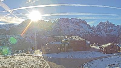 immagine della webcam nei dintorni di Peio: webcam Rifugio Viviani