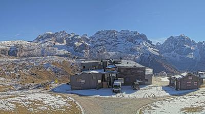 immagine della webcam nei dintorni di Passo Groste': webcam Rifugio Viviani