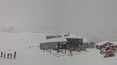 immagine della webcam nei dintorni di Cles: webcam Rifugio Viviani