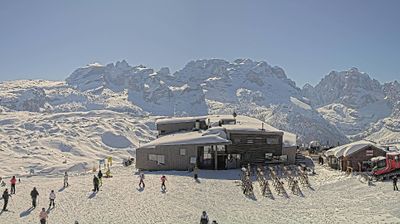 immagine della webcam nei dintorni di Marilleva: webcam Rifugio Viviani