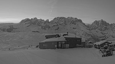 immagine della webcam nei dintorni di Molveno: webcam Rifugio Viviani