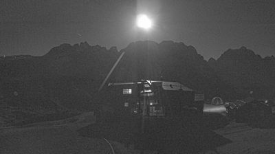 immagine della webcam nei dintorni di Cavedago: webcam Rifugio Viviani