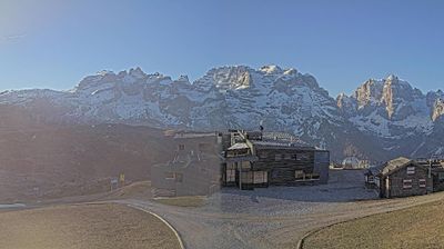 immagine della webcam nei dintorni di Cles: webcam Rifugio Viviani
