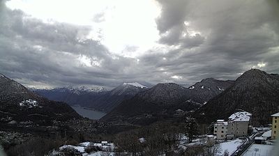 immagine della webcam nei dintorni di Cuasso al Monte: webcam Casasco d'Intelvi