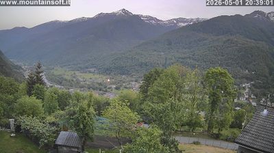 immagine della webcam nei dintorni di Mezzenile: webcam Locana