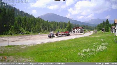 immagine della webcam nei dintorni di Lorenzago di Cadore: webcam San Pietro di Cadore