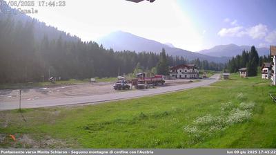 immagine della webcam nei dintorni di Calalzo di Cadore: webcam San Pietro di Cadore
